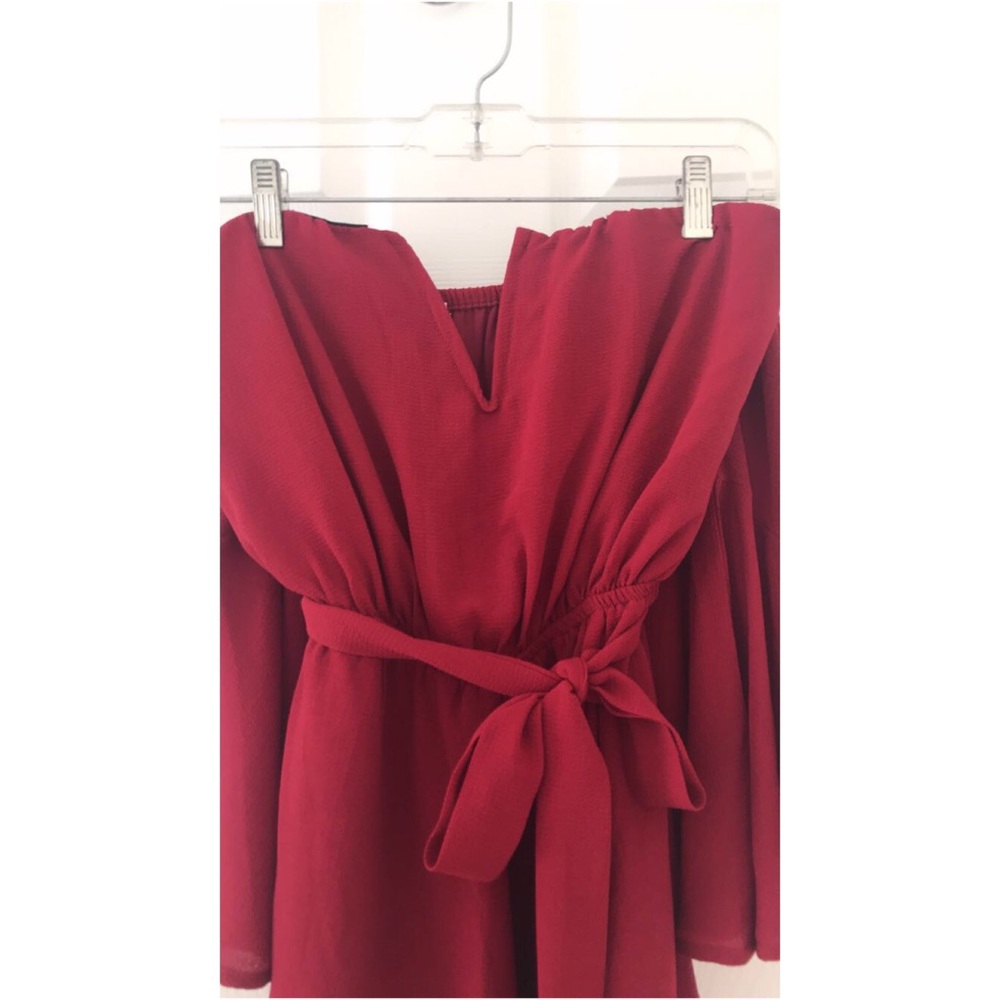 ❌SOLD❌NWOT Luxxel bell sleeve wine romper - Picture 3 of 6
